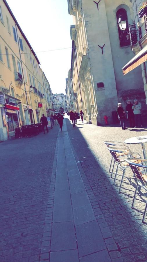 Ferienwohnung Magnifique 2 Pieces - Plein Centre - Tram 1 Min Montpellier Exterior foto